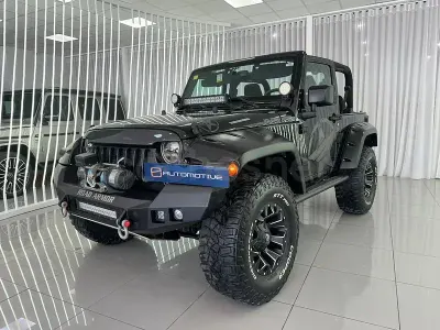 Usado Jeep Wrangler Sahara 200 CV (147 kW) 2017 Negro SUV