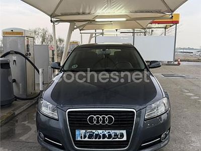 Usado Audi A3 Ambiente 105 CV (77 kW) 2012 Gris / plata Berlina