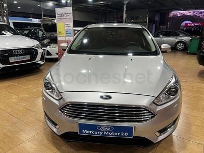 Usado Ford Focus Titanium 125 CV (91 kW) 2015 Gris / plata Berlina