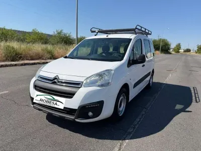 Usado Citroën Berlingo Live 75 CV (55 kW) 2018 Blanco Monovolumen