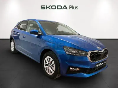 Usado Skoda Fabia Selection 95 CV (69 kW) 2025 Azul Utilitario