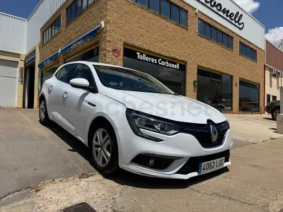 Usado Renault Mégane IV Business 115 CV (84 kW) 2020 Blanco Berlina