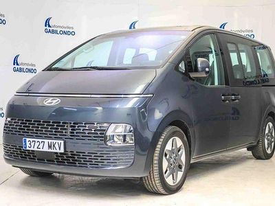 Usado Hyundai Staria 177 CV (130 kW) 2023 Gris Monovolumen