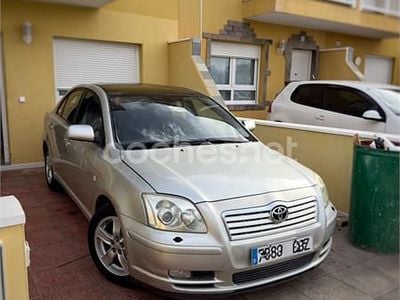 Usado Toyota Avensis Sol 129 CV (94 kW) 2004 Beige Berlina
