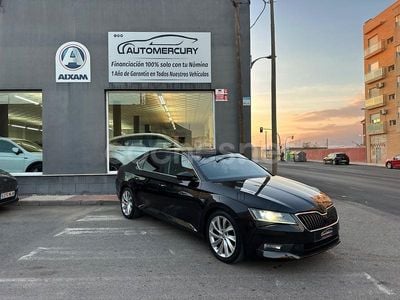 Usado Skoda Superb SportLine 190 CV (139 kW) 2017 Negro Berlina