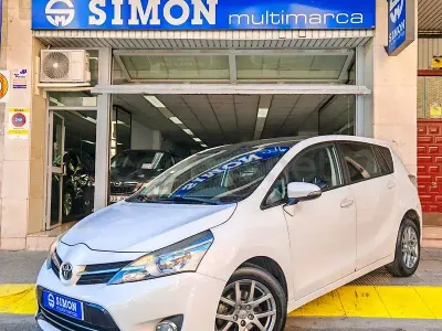 Käytetty Toyota Verso Comfort 112 HP (82 kW) 2014 Valkoinen Tila-auto