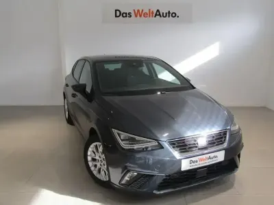 Usado Seat Ibiza FR 115 CV (84 kW) 2025 Gris Utilitario