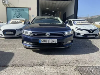 Usado VW Passat Sportline 150 CV (110 kW) 2016 Azul Berlina