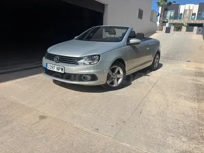 Usado VW Eos Sport 160 CV (117 kW) 2013 Gris / plata Descapotable