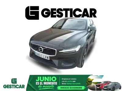 Usado Volvo V60 CC Core 250 CV (183 kW) 2022 Gris / plata Familiar
