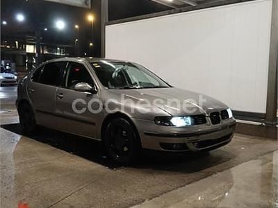 Gris / plata Usado 2003 Seat Leon Stella Berlina | 3250 € (Un poco caro)