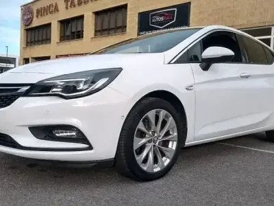 Usado Opel Astra Business 110 CV (80 kW) 2015 Gris Berlina