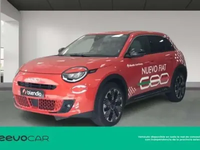 Usado Fiat 600 La Prima 114 kW (156 CV) 2025 Naranja SUV