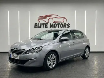 Usado Peugeot 308 Active 125 CV (91 kW) 2014 Gris / plata Berlina