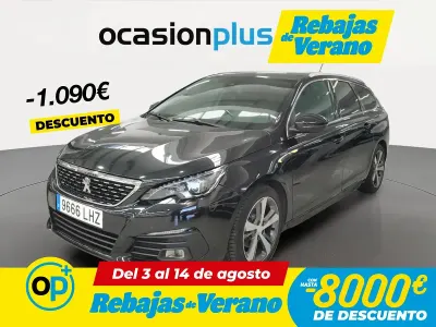 Usado Peugeot 308 GT-line 130 CV (95 kW) 2020 Negro Familiar
