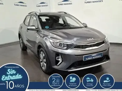 Usado Kia Stonic 84 CV (61 kW) 2024 Gris / plata SUV