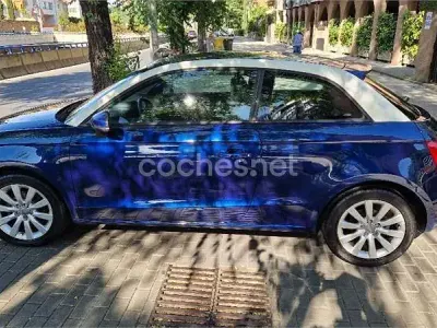 Usado Audi A1 Attraction 90 CV (66 kW) 2013 Azul Utilitario