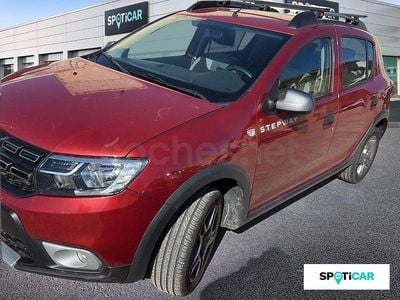 Usado Dacia Sandero Essentiel 73 CV (53 kW) 2018 Rojo Berlina