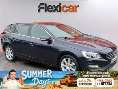 Usado Volvo V60 Momentum 150 CV (110 kW) 2017 Azul Familiar