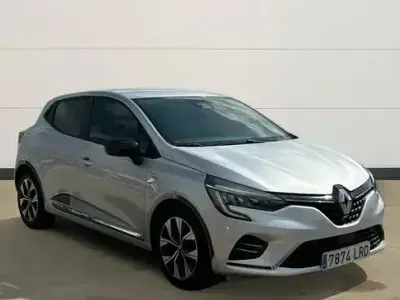 Usado Renault Clio LIMITED 90 CV (66 kW) 2021 Gris Utilitario