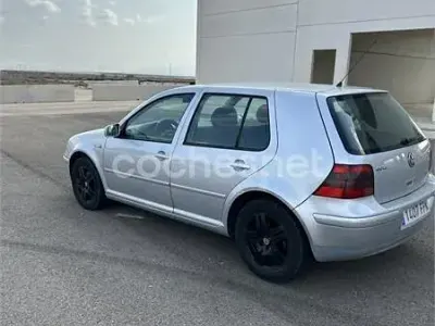 Usado VW Golf IV Highline 115 CV (84 kW) 2000 Gris / plata Berlina