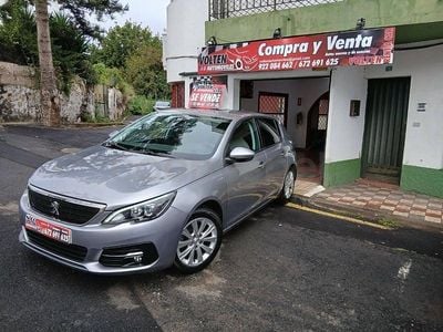 Usado Peugeot 308 Style 130 CV (95 kW) 2019 Gris / plata Berlina