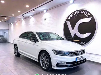 Usado VW Passat Sportline 150 CV (110 kW) 2015 Blanco Berlina