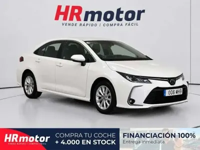 Usado Toyota Corolla Eco 140 CV (102 kW) 2023 Blanco Berlina