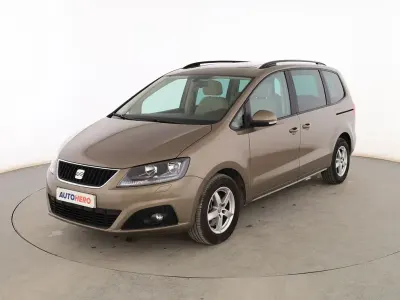 Usado Seat Alhambra Style 140 CV (102 kW) 2014 Dorado Monovolumen