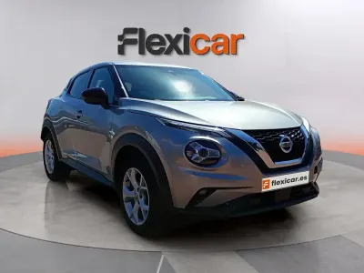 Używany Nissan Juke Acenta 114 KM (83 kW) 2022 Szary SUV