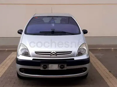 Usado Citroën Xsara Picasso 90 CV (66 kW) 2005 Gris / plata Monovolumen