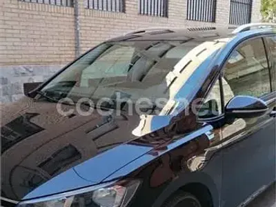Usado VW Touran Advance 115 CV (84 kW) 2017 Negro Monovolumen