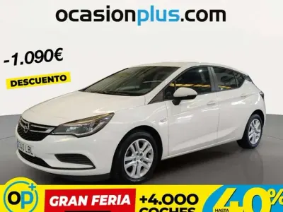 Usado Opel Astra Selective 110 CV (80 kW) 2019 Blanco Utilitario