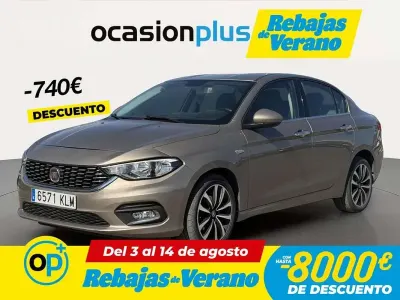 Usado Fiat Tipo Lounge 95 CV (69 kW) 2018 Beige Berlina