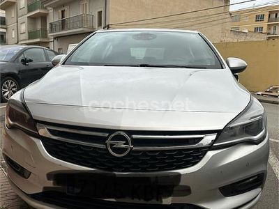 Gris / plata Usado 2017 Opel Astra Excellence Berlina | 11.000 € (Precio justo)