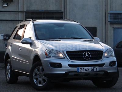 Gris / plata Usado 2005 Mercedes ML350 SUV | 9990 €