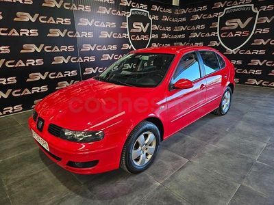 Usado Seat Leon 90 CV (66 kW) 2003 Rojo Utilitario