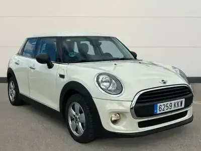 Usado Mini ONE 102 CV (75 kW) 2018 Blanco Utilitario