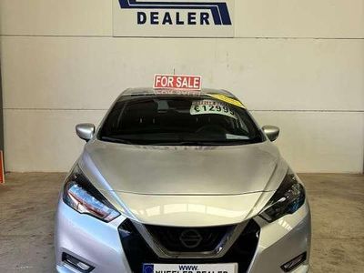 Usado Nissan Micra Acenta 92 CV (67 kW) 2022 Gris Utilitario