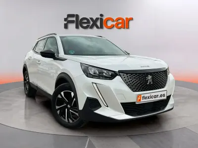 Usado Peugeot 2008 Allure 130 CV (95 kW) 2023 Blanco SUV