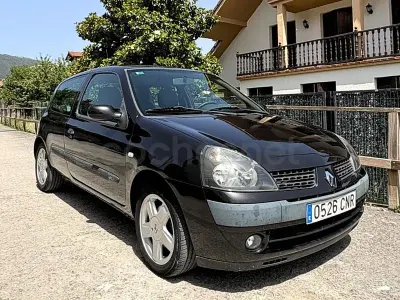 Usado Renault Clio II Expression 65 CV (47 kW) 2003 Negro Berlina