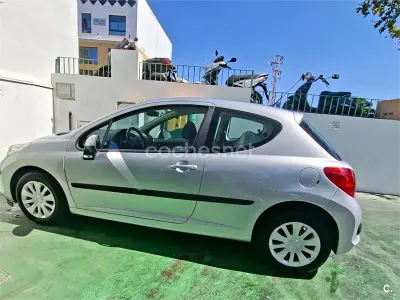 Usado Peugeot 207 95 CV (69 kW) 2007 Gris / plata Berlina
