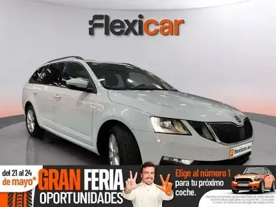 Käytetty Skoda Octavia Ambition 115 HP (84 kW) 2018 Valkoinen Farmari