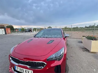Usado Kia Stinger GT-Line 245 CV (180 kW) 2019 Granate Utilitario