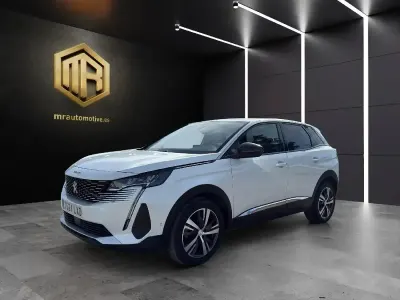 Usado Peugeot 3008 Allure 130 CV (95 kW) 2022 Blanco SUV