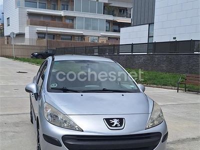 Gris / plata Usado 2009 Peugeot 207 Berlina | 2100 € (Precio justo)