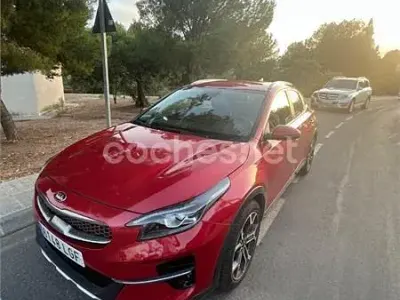 Usado Kia XCeed 115 CV (84 kW) 2020 Granate SUV