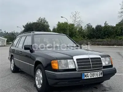 Käytetty Mercedes E230 Classic 150 HP (110 kW) 1996 Musta Farmari