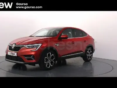 Usado Renault Arkana Zen 145 CV (106 kW) 2022 Rojo SUV