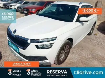 Usado Skoda Kamiq Ambition 110 CV (80 kW) 2021 Blanco SUV